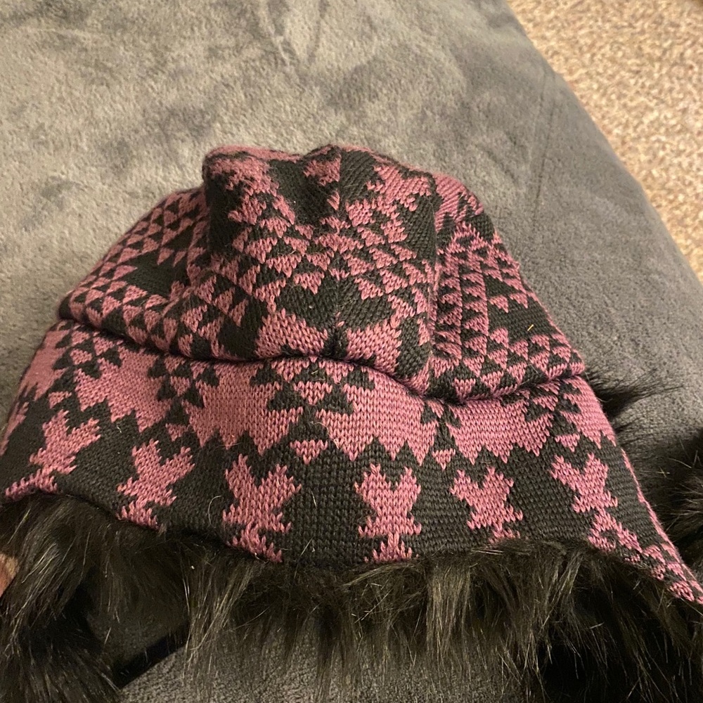 Winter hat - Picture 3 of 3